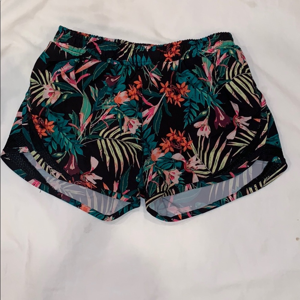 🌴5 for 25 Old Navy Go Dry athletic shorts